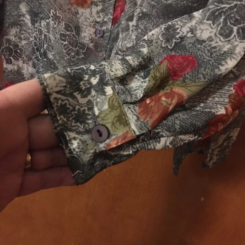 Sheer Button Front Blouse - Picture 3 of 4